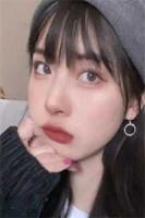 为筹医药费，我成了女老板的小助理